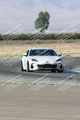 media/Sep-15-2024-Speed Ventures (Sun) [[7a54f7ed2f]]/Yellow Group/Session 1 (Outside Grapevine)/